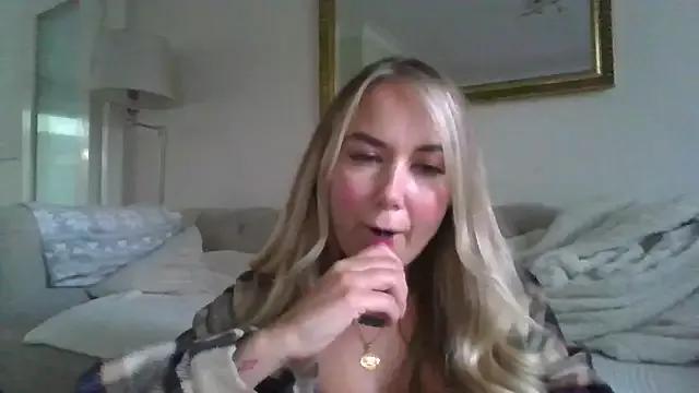 BarbieDolly_x webcams show profile image 