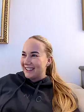 BarbieDolly_x from StripChat