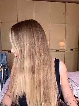 BarbieDolly_x from StripChat is Freechat