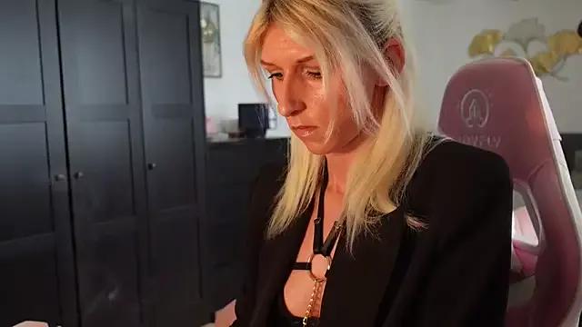 barbiplaymate from StripChat