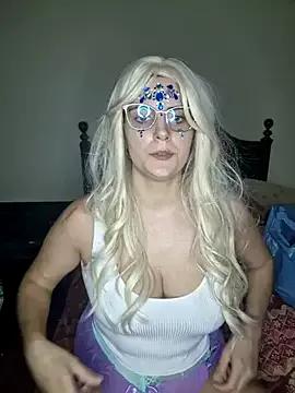 Photos of bardot55 from StripChat is Freechat