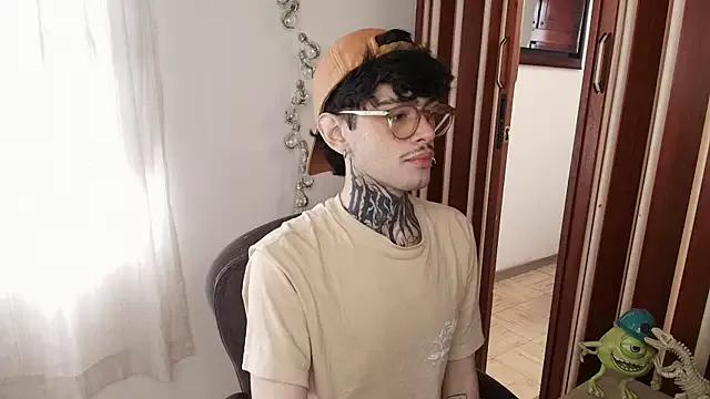 Bastiel_ webcams show profile image 