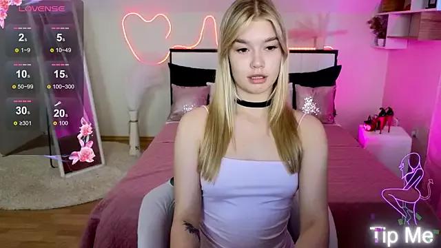 BattyMelody from StripChat