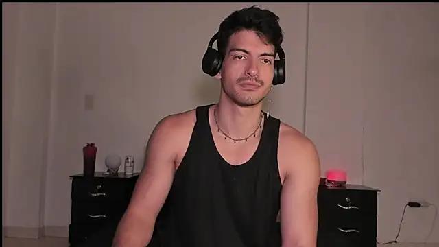 bbbeachboy from StripChat