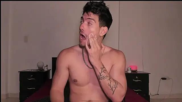 bbbeachboy from StripChat
