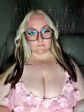 BBW_Diamond_xox from StripChat