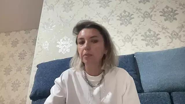 Beautysoul_ from StripChat is Freechat