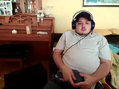 Bebemickey75 from StripChat