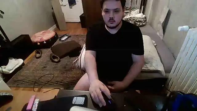 Bebemickey75 from StripChat