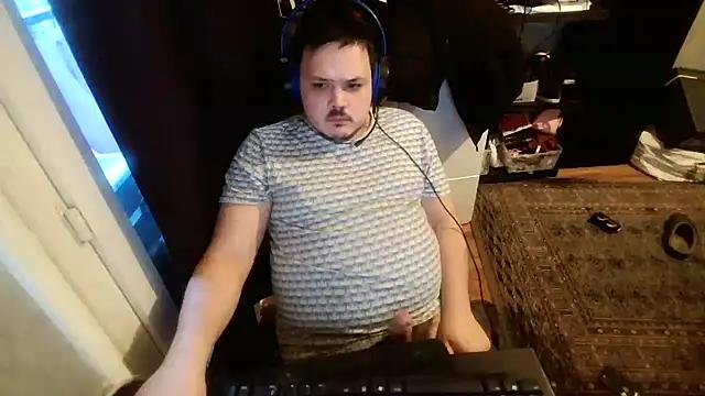 Bebemickey75 from StripChat