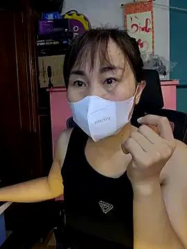 Bee_sweet from StripChat