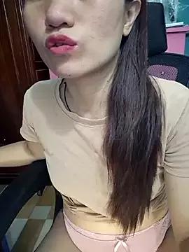 Bee_sweet from StripChat