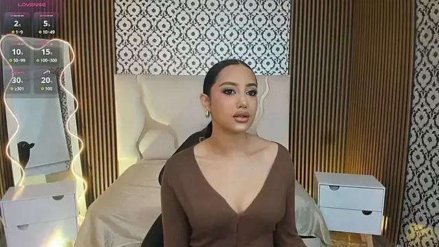 BEELLA_TAY1 from StripChat