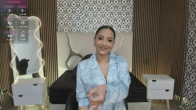 BEELLA_TAY1 from StripChat