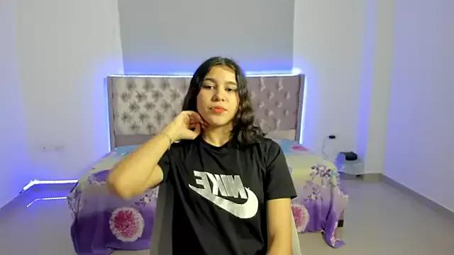 beiby_glow from StripChat