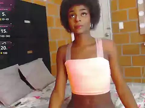 belelaqueen_18 from StripChat