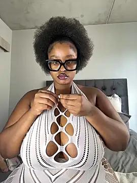Bella-Porsche from StripChat