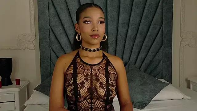 Bella-Torres from StripChat is Freechat