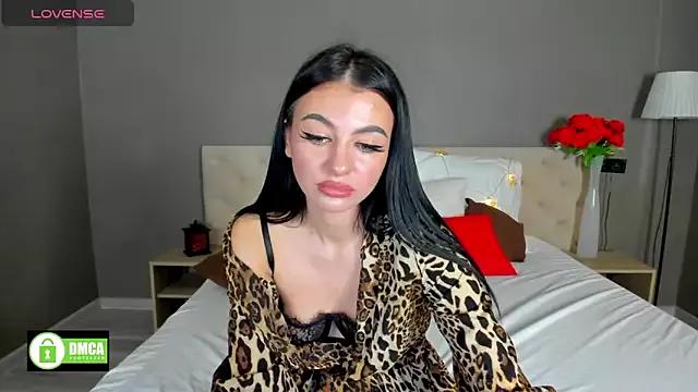 bella_bagira from StripChat