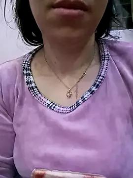 bella_bellaa from StripChat is Freechat