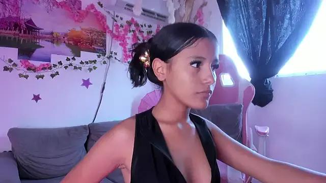 bella_brownm from StripChat is Freechat