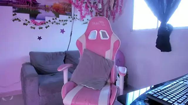 Bella_brownm webcams show profile image 