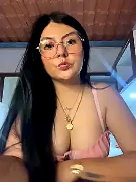 bella_isabela from StripChat