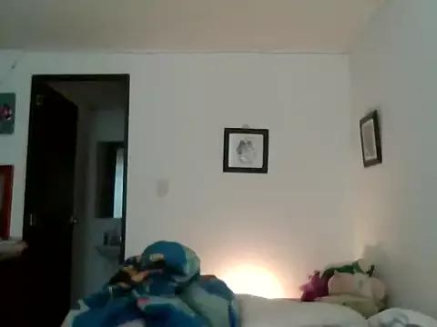 Bella_Muffin from StripChat