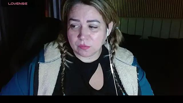 bella_savati from StripChat