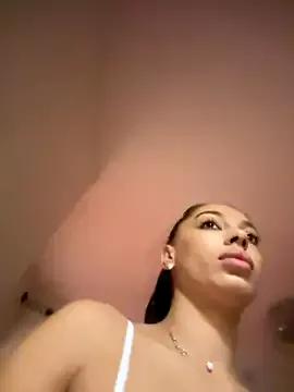 Bella_Vixen_ from StripChat is Freechat