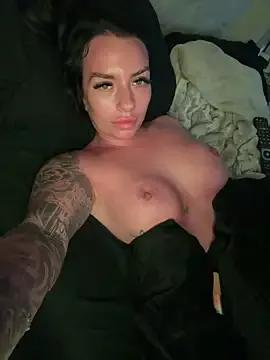 BellaBlackUK from StripChat