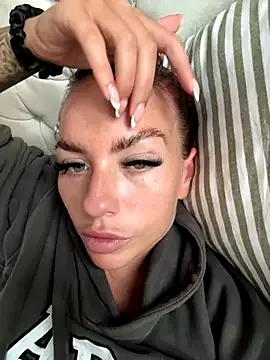 BELLABLACKXUK from StripChat