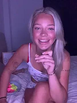 Bellablows from StripChat is Freechat