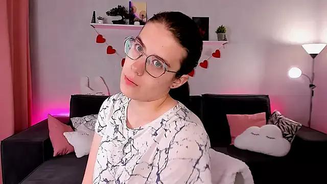 BellaCaress from StripChat