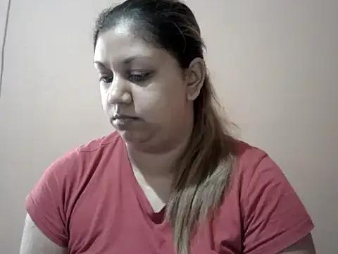 bellachow10 from StripChat