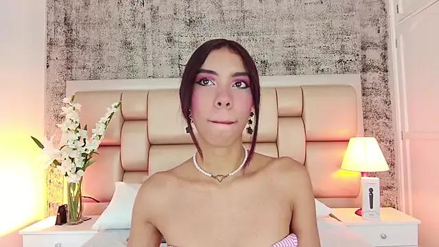 BellaHarper1 webcams show profile image 