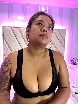 bellalumi from StripChat