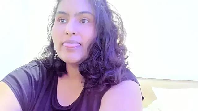 BellaNixs from StripChat