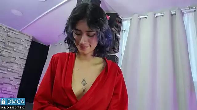BellaOdisea from StripChat
