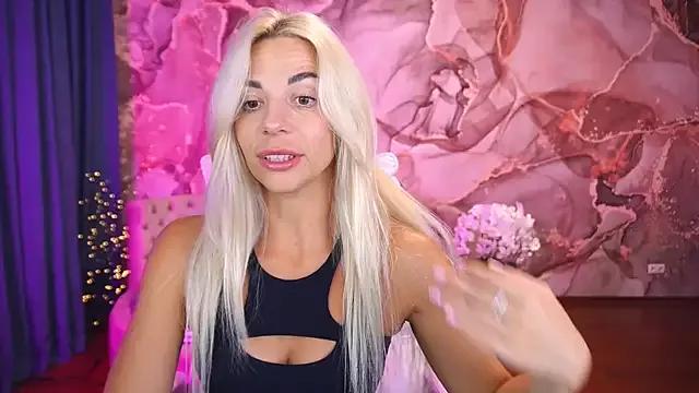 BellaRayyy from StripChat