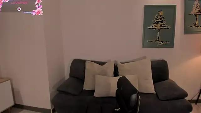 BellaRose_X from StripChat
