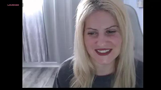 BellaStar84 from StripChat