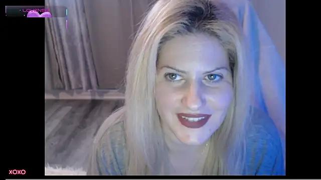 BellaStar84 from StripChat