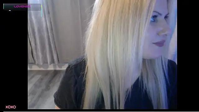 BellaStar84 from StripChat