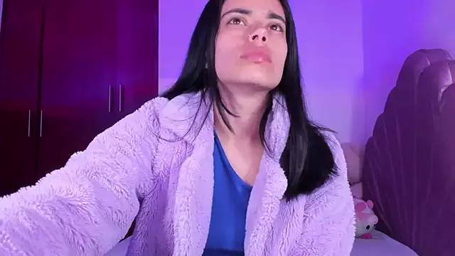 BellaSun_ from StripChat