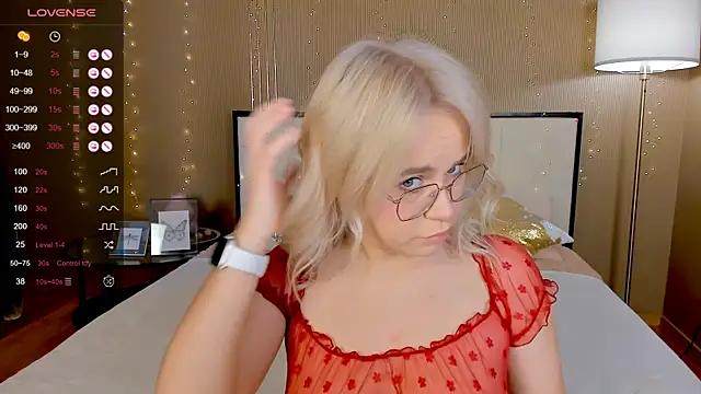 bellatip from StripChat