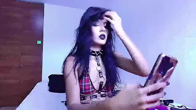 bellatrix25 from StripChat