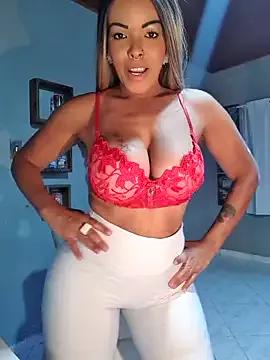 Belleluise from StripChat