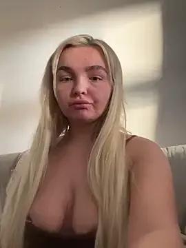 BelleXx from StripChat