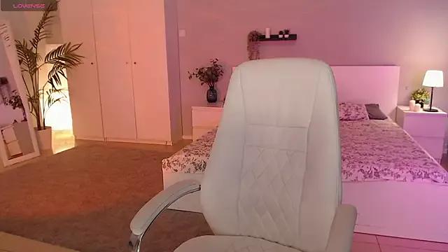 Bellla_Haddid from StripChat